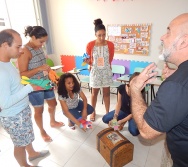 CURSO CONTANDO HISTÓRIAS COLORINDO VIDAS - ASPECTOS TERAPÊUTICOS DA CONT. DE HISTÓRIA -TURMA 3