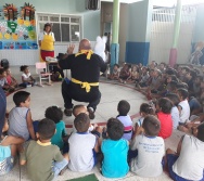 COLORIR - PROJETO CONTANDO HISTÓRIAS COLORINDO VIDAS - UMEI VILA VELHA