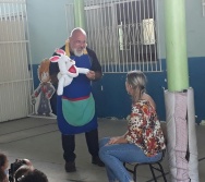 COLORIR - PROJETO CONTANDO HISTÓRIAS COLORINDO VIDAS - UMEI VILA VELHA