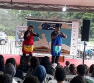 PARTICIPAÇÃO DO COLORIR NA FEIRA LITERÁRIA DO ES - PARE OLHE E ESCUTE!
