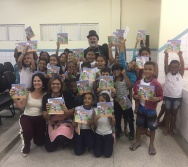 COLORIR - CONTAÇÃO DE HISTÓRIA NA ESCOLA JORGE AMADO - NOVA CARAPINA II