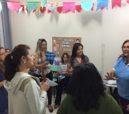 CURSO CONTANDO HISTÓRIAS COLORINDO VIDAS 