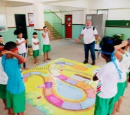 AULA DE SEGURANÇA FERROVIÁRIA - ESCOLA ANTÔNIO COUTINHO - BAIRRO RETIRO SAUDOSO/CARIACICA