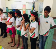 AULA DE SEGURANÇA FERROVIÁRIA - ESCOLA ANTÔNIO COUTINHO - BAIRRO RETIRO SAUDOSO/CARIACICA