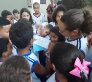 RITA SANTOS E EUGÊNIO FERNANDES LANÇAM O LIVRO SOMOS TODOS COLORIDOS