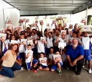 RITA SANTOS E EUGÊNIO FERNANDES LANÇAM O LIVRO SOMOS TODOS COLORIDOS