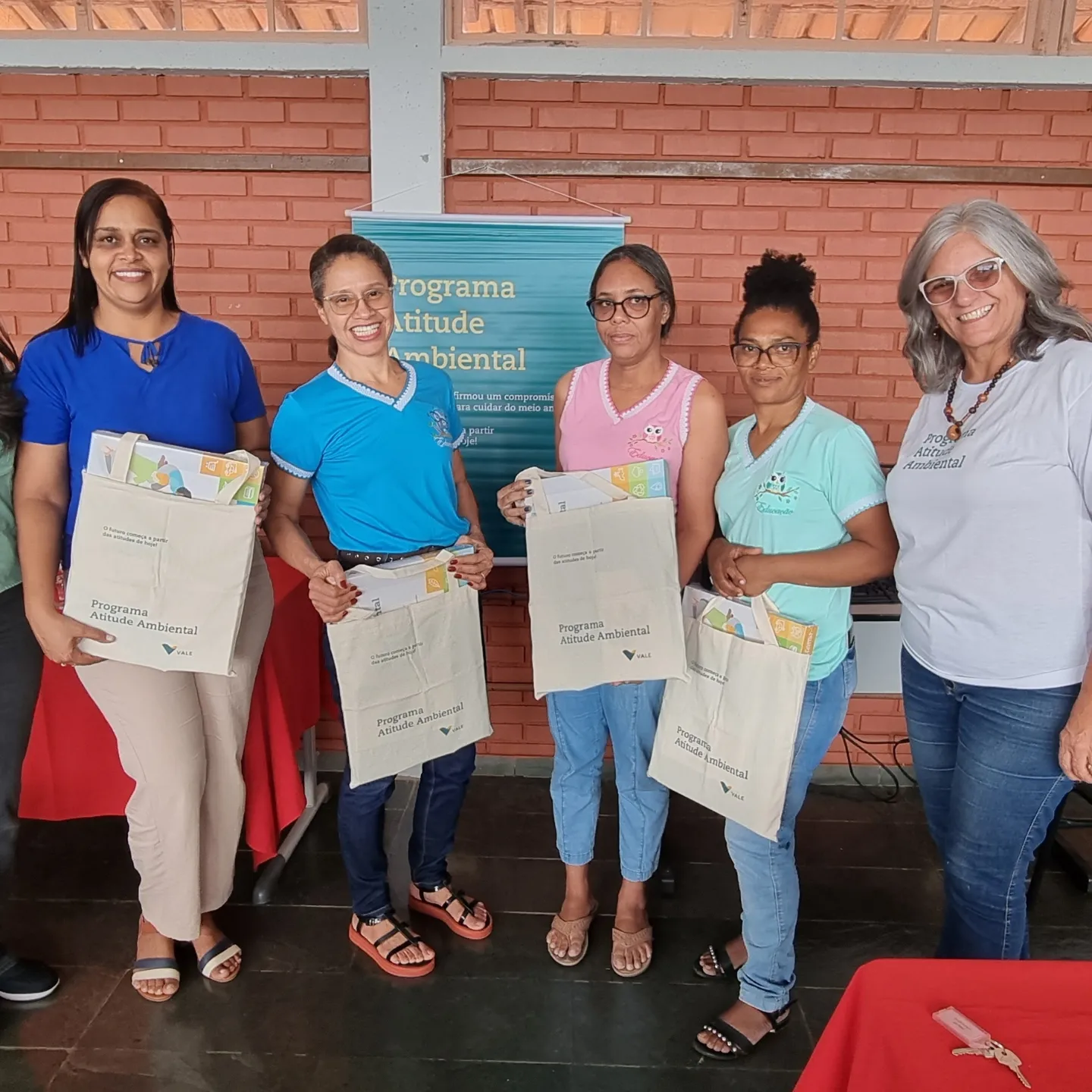 PROGRAMA ATITUDE AMBIENTAL - SÉRIES INICIAIS EM AÇÃO MINAS GERAIS E INTERIOR DO ES - APRESENTAÇÃO