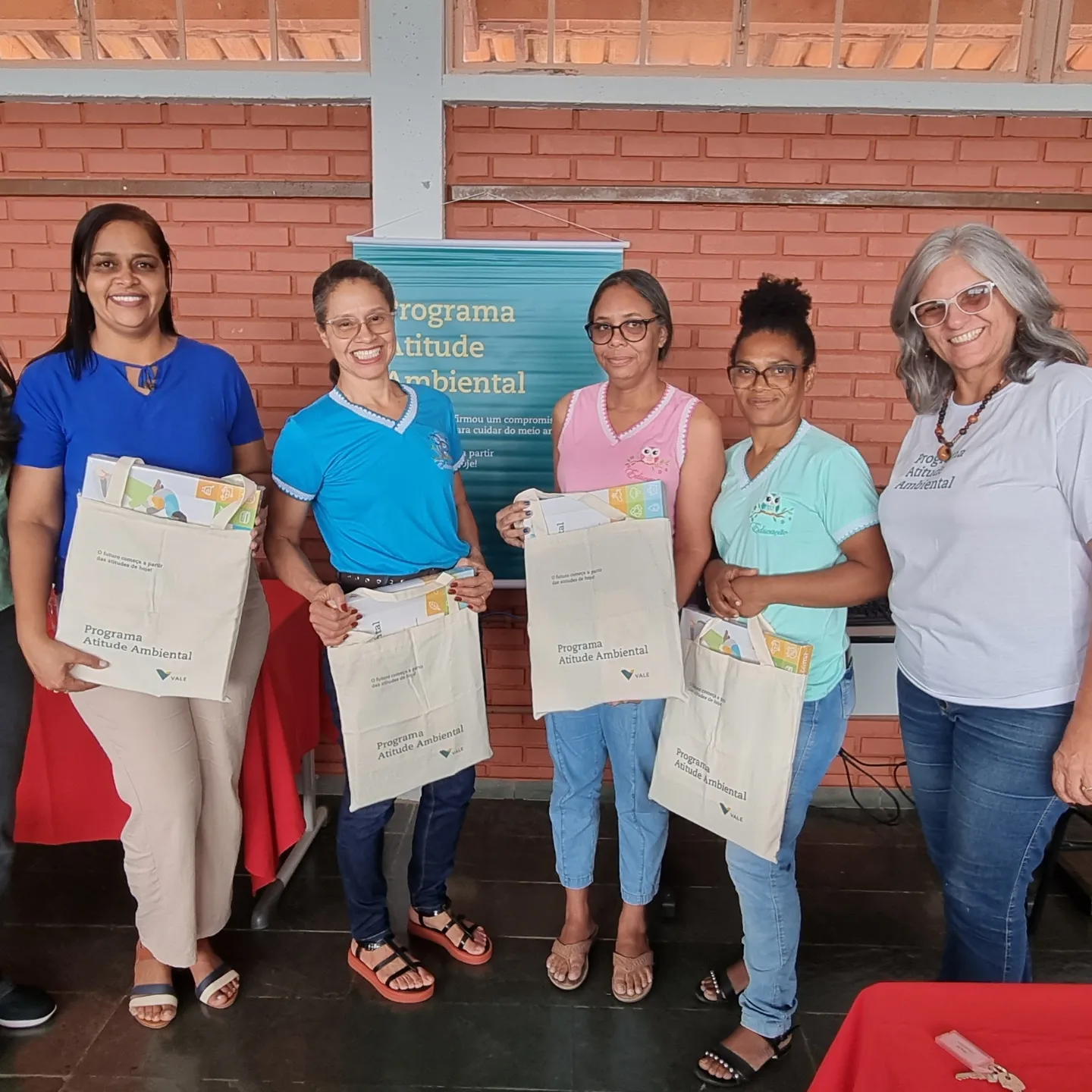 PROGRAMA ATITUDE AMBIENTAL - SÉRIES INICIAIS EM AÇÃO MINAS GERAIS E INTERIOR DO ES - APRESENTAÇÃO