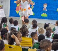 MAIS DE 400 CRIANÇAS FORAM CONTEMPLADAS COM LIVROS DOS CLÁSSICOS DA LITERATURA