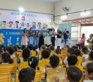 MAIS DE 400 CRIANÇAS FORAM CONTEMPLADAS COM LIVROS DOS CLÁSSICOS DA LITERATURA