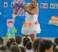 MAIS DE 400 CRIANÇAS FORAM CONTEMPLADAS COM LIVROS DOS CLÁSSICOS DA LITERATURA