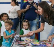 MAIS DE 400 CRIANÇAS FORAM CONTEMPLADAS COM LIVROS DOS CLÁSSICOS DA LITERATURA