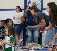 MAIS DE 400 CRIANÇAS FORAM CONTEMPLADAS COM LIVROS DOS CLÁSSICOS DA LITERATURA