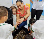 PROJETO COLORIR SUSTENTÁVEL - AS TURMAS VÃO ALIMENTAR AS MINHOCAS