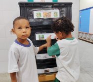 PROJETO COLORIR SUSTENTÁVEL - AS TURMAS VÃO ALIMENTAR AS MINHOCAS