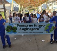 PAA - PASSEATA AMBIENTAL NA COMUNIDADE DE NAQUE - ESCOLA PEDRO FERNANDES