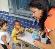 DIA DE PLANTAR RABANETES COM O CMEI REGIONAL SILVESTRE - PEQUENOS HORTICULTORES NO PROJETO COLORIR SUSTENTÁVEL