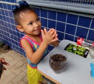 DIA DE PLANTAR RABANETES COM O CMEI REGIONAL SILVESTRE - PEQUENOS HORTICULTORES NO PROJETO COLORIR SUSTENTÁVEL