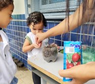 DIA DE PLANTAR RABANETES COM O CMEI REGIONAL SILVESTRE - PEQUENOS HORTICULTORES NO PROJETO COLORIR SUSTENTÁVEL