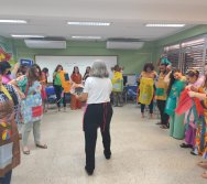 CONTANDO HISTÓRIAS COLORINDO VIDAS - PROJETO APOIE - PSICÓLOGOS E ASSISTENTES SOCIAIS (CARIACICA)