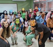 CONTANDO HISTÓRIAS COLORINDO VIDAS - PROJETO APOIE - PSICÓLOGOS E ASSISTENTES SOCIAIS (CARIACICA)