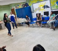 CONTANDO HISTÓRIAS COLORINDO VIDAS - PROJETO APOIE - PSICÓLOGOS E ASSISTENTES SOCIAIS (CARIACICA)