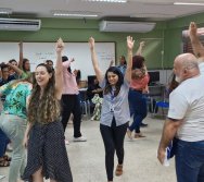 CONTANDO HISTÓRIAS COLORINDO VIDAS - PROJETO APOIE - PSICÓLOGOS E ASSISTENTES SOCIAIS (CARIACICA)