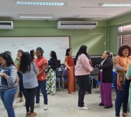 CONTANDO HISTÓRIAS COLORINDO VIDAS - PROJETO APOIE - PSICÓLOGOS E ASSISTENTES SOCIAIS (CARIACICA)