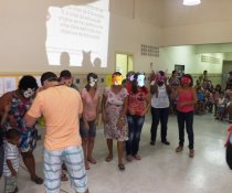 ESCOLA DE PAIS - MINHA CASA TAMBÉM É COLORIDA - CMEI CORA CORALINA