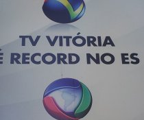 ESPECIALISTAS DA EDUCAÇÃO FALAM SOBRE A VIOLÊNCIA NA ESCOLA NO PROGRAMA FALA ES - TV VITÓRIA - RECORD