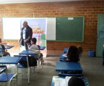 SENSIBILIZAÇÃO AOS ALUNOS DOS 5º E 6º ANOS PARA IMPLANTAÇÃO DO COLORIR SUSTENTÁVEL - CARIACICA