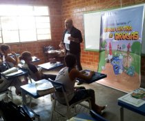 SENSIBILIZAÇÃO AOS ALUNOS DOS 5º E 6º ANOS PARA IMPLANTAÇÃO DO COLORIR SUSTENTÁVEL - CARIACICA