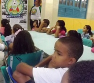 PC3ES - SUSTENTABILIDADE - SENSIBILIZAÇÃO DE ALUNOS DA EMEF ANTÔNIO VIEIRA - SERRA