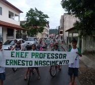 PC3ES  - CULMINÂNCIA DO PROJETO NA ESCOLA PROF ERNESTO NASCIMENTO COM PASSEATA NA RUA
