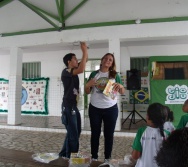 PC3ES  - CULMINÂNCIA DO PROJETO NA ESCOLA PROF ERNESTO NASCIMENTO COM PASSEATA NA RUA