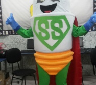 SUPER SUSTENTÁVEL CHEGA EM FUNDÃO E RECEPCIONA AS CRIANÇAS DA EMEF PROF ERNESTO NASCIMENTO