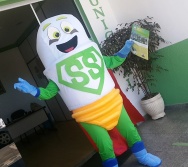 SUPER SUSTENTÁVEL CHEGA EM FUNDÃO E RECEPCIONA AS CRIANÇAS DA EMEF PROF ERNESTO NASCIMENTO