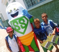 SUPER SUSTENTÁVEL CHEGA EM FUNDÃO E RECEPCIONA AS CRIANÇAS DA EMEF PROF ERNESTO NASCIMENTO