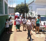 SUPER SUSTENTÁVEL CHEGA EM FUNDÃO E RECEPCIONA AS CRIANÇAS DA EMEF PROF ERNESTO NASCIMENTO