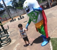 SUPER SUSTENTÁVEL CHEGA EM FUNDÃO E RECEPCIONA AS CRIANÇAS DA EMEF PROF ERNESTO NASCIMENTO