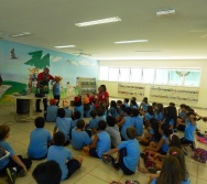 ENCONTRO DOS AUTORES DO LIVRO BULLYING COM ALUNOS DO COLÉGIO MARISTA.