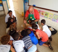 SENSIBILIZAÇÃO COM CRIANÇAS DE 3,4 E 5 ANOS APLICAÇÃO DO PROJETO COLORIR