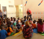 CONTANDO HISTÓRIAS NO CMEI MARIA AMÉLIA - PRAIA DE CARAPEBUS - SERRA.