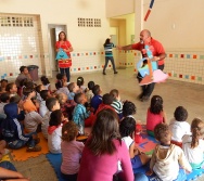 CONTANDO HISTÓRIAS NO CMEI MARIA AMÉLIA - PRAIA DE CARAPEBUS - SERRA.