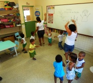 PROJETO COLORIR NO CMEI DE PRAIA DE CARAPEBUS - SERRA