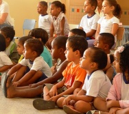 2ª ETAPA DO PROJETO COLORIR - CMEI CARAPEBUS