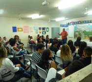 PALESTRA VIOLÊNCIA E JUVENTUDE - EEEF ZUMBI DOS PALMARES