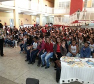 PARTICIPAÇÃO DO COLORIR NO PROJETO DE LITERATURA DA EEEFM TEOTÔNIO B. VILELA