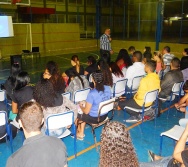 PALESTRA DESENVOLVIMENTO DE PESSOAS - ALUNOS DO CURSO DE ADMINISTRAÇÃO