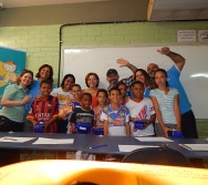 DESENHISTA ZOTA COM A TURMA DO NTV - PREMIAÇÃO DE ALUNOS - DESENHO DO MUSEU - EEEFM JONES JOSÉ